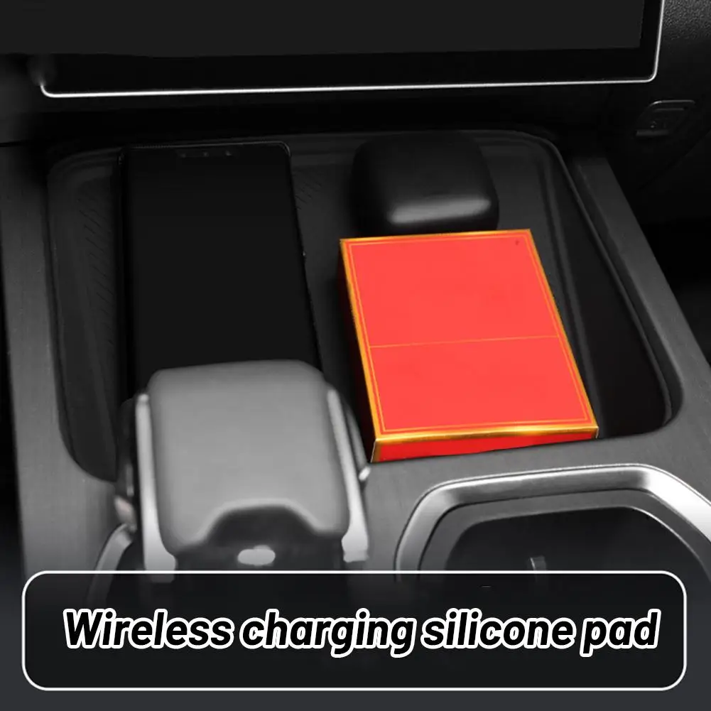 

For 23 Chery Exploration 06 Wireless Charging Silicone Slip Phone Dust-proof Anti Pads Central Control Holder Mat Protector X3A0