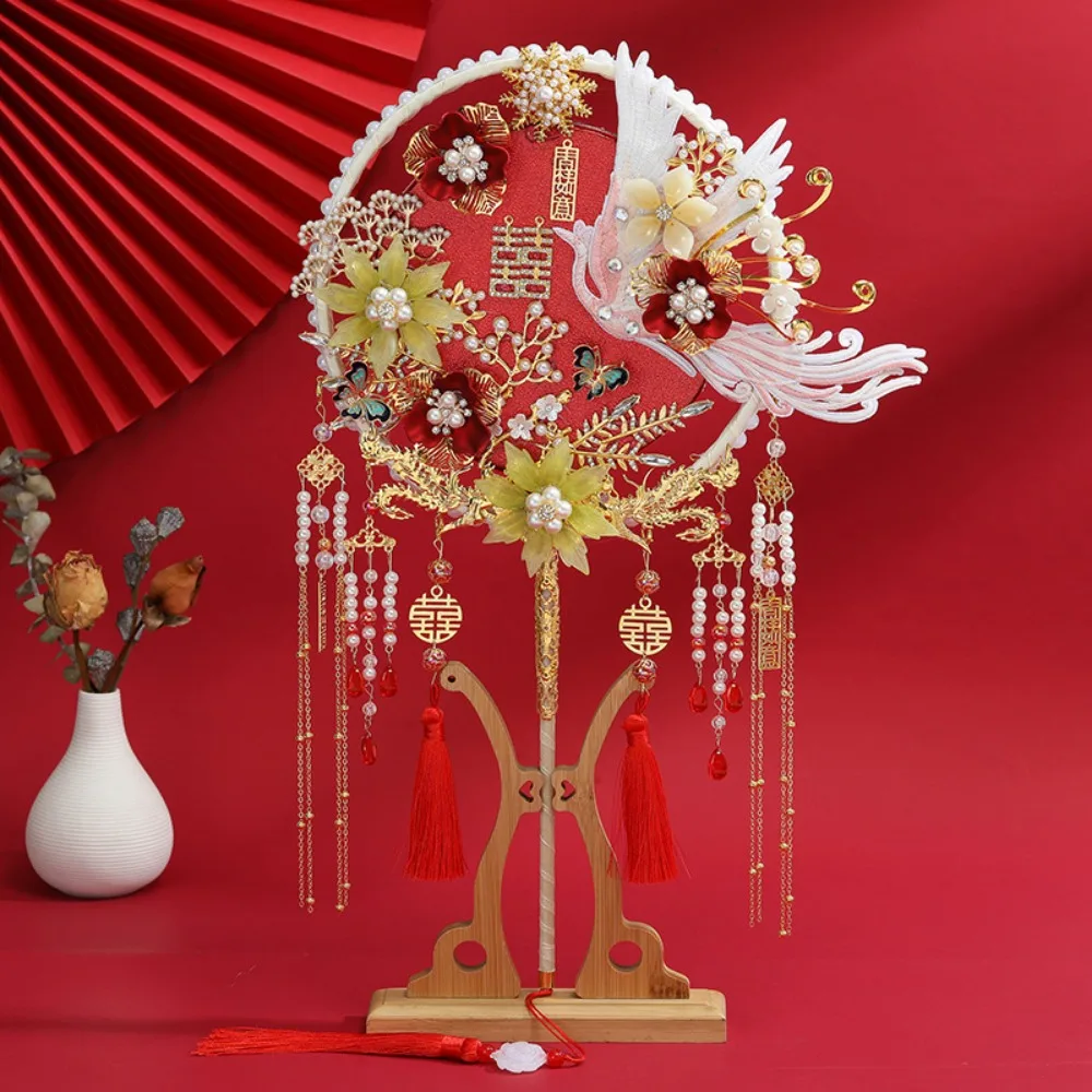 Antique Style Bride Group Fan Handmade Long Handle Bride Hand Held Fan with Tassel Flower Desig Wedding Show Fan for Hanfu