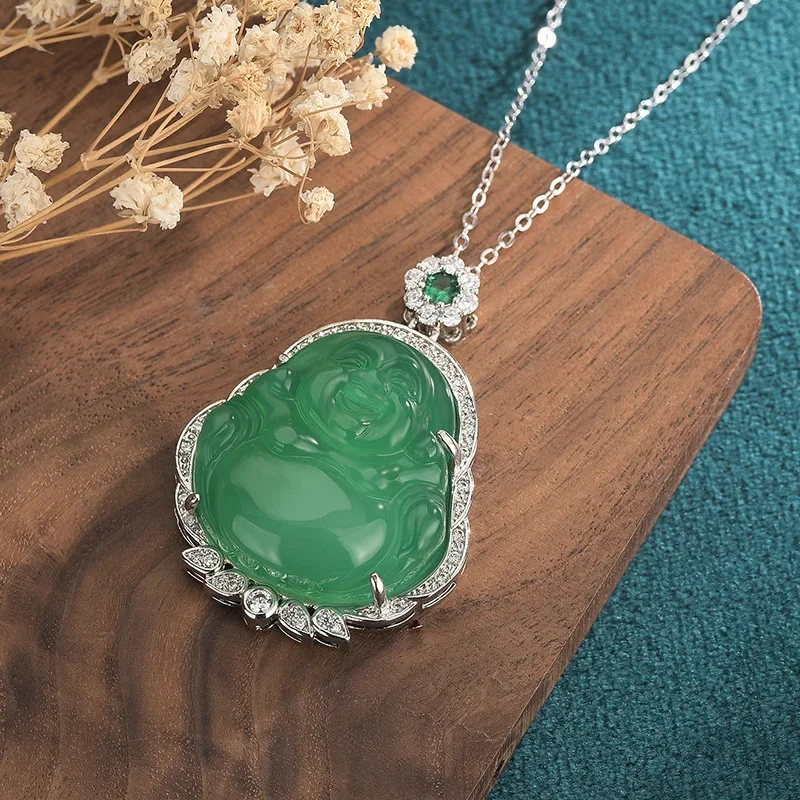 Zielonego jadeitu wisiorek budda rzeźbione Choker chalcedon amulety człowiek biżuteria wisiorki moda naturalne prezenty dla kobiet ze srebra próby 925
