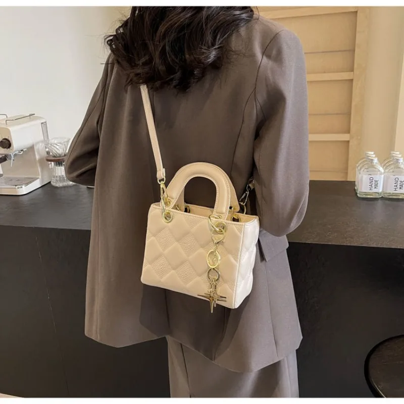 New Fashionable Handbags Leather Large Capacity Shoulder Bag for Ladies Luxury Crossbody Bags for Women Clutch Tote Bag