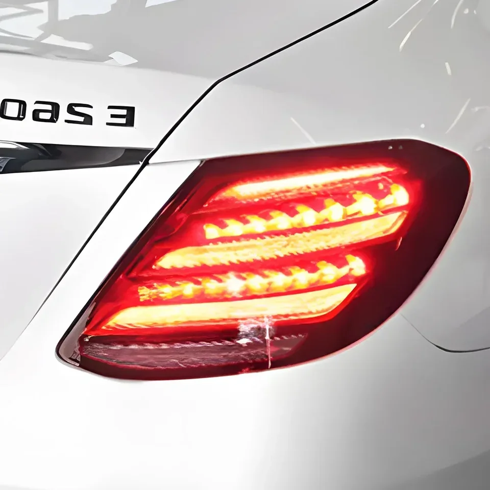 ベンツ E クラス W213 E200 E260 E300 2016-2020 車のテールライト