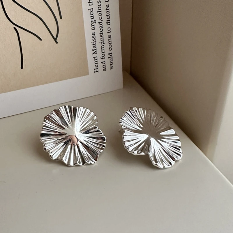 S925 pure silver Korean version heavy industry texture large flower earrings, Korean fashion sense, simple East Gate earrings, e