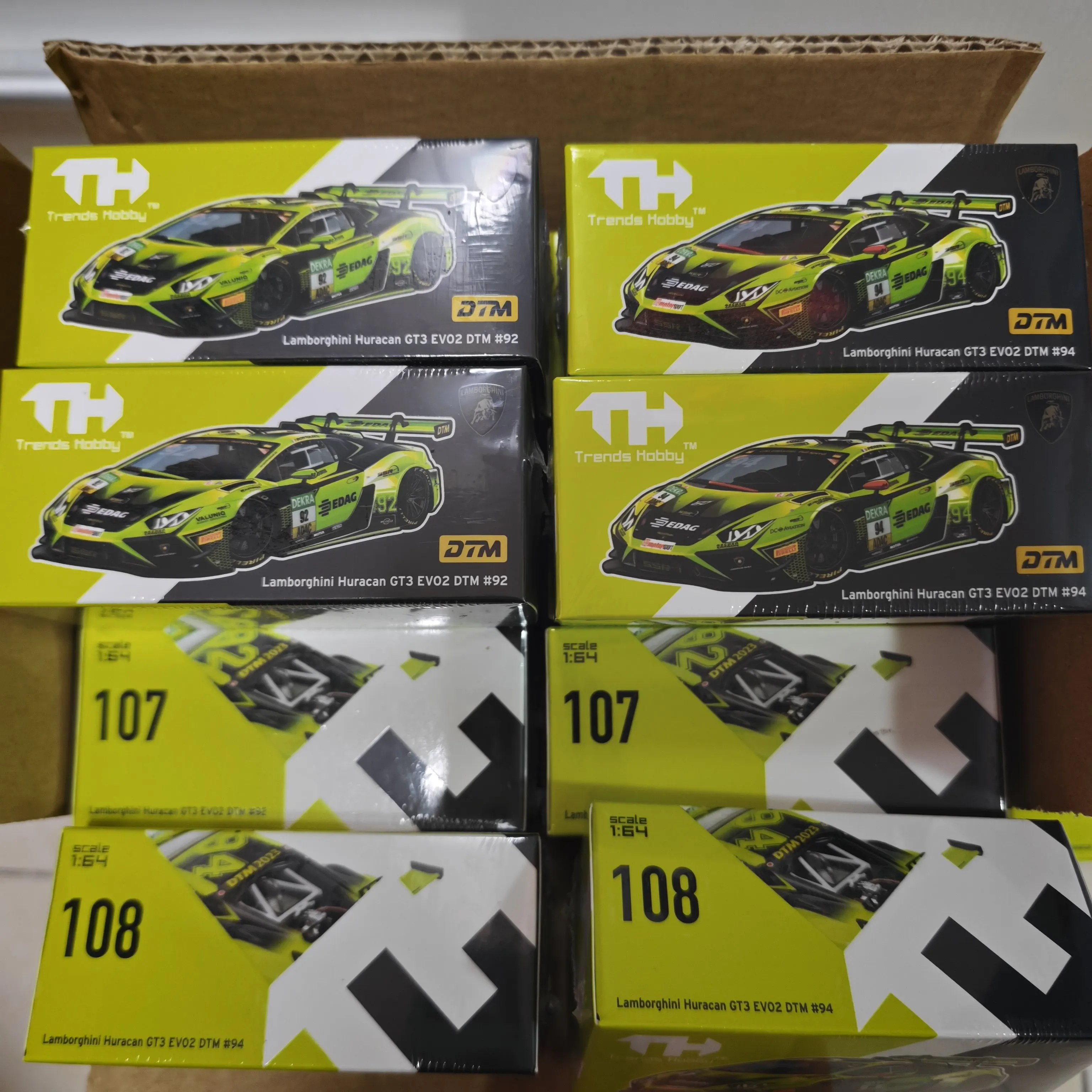 

TH Lamborghini Hurricane GT3 EVO2 92 94 DTM Racing Car 1/64 Alloy Cast Model Collection Decoration Item