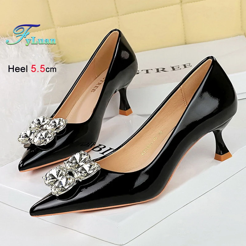 

Высококачественные женские туфли-лодочки высокого качества 5,5 см с острым носком, туфли со стразами и украшением, удобные однотонные женские туфли на среднем каблуке