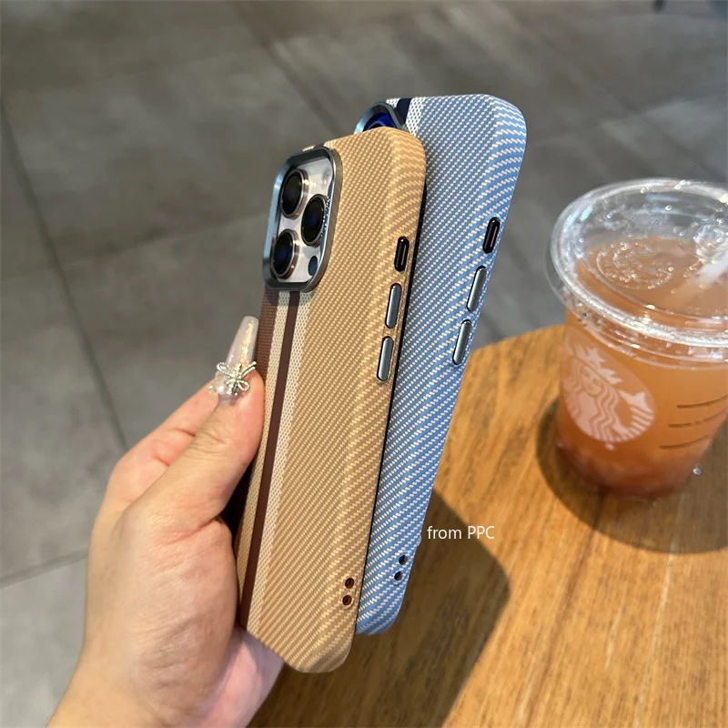 Magnetyczne etui na telefon z efektem karbonu, obudowa 16 17 do iPhone 15 Pro Max, magnesy do ładowania, twarda obudowa, osłona aparatu, pancerne etui — zdjęcie produktu 6