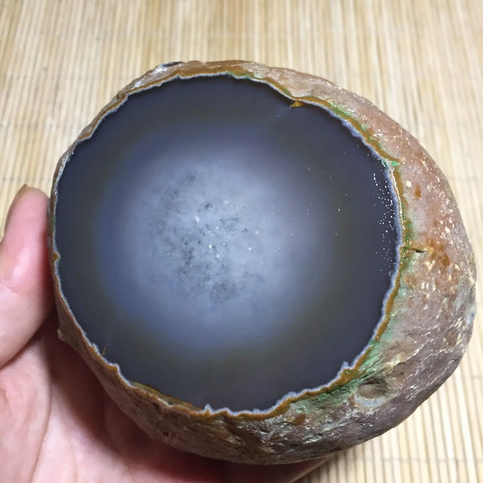 1pcNatural Enhydro Agate With Big Moving Water Bubble From Madagascar Polishing Stone Healing Power Home Decor