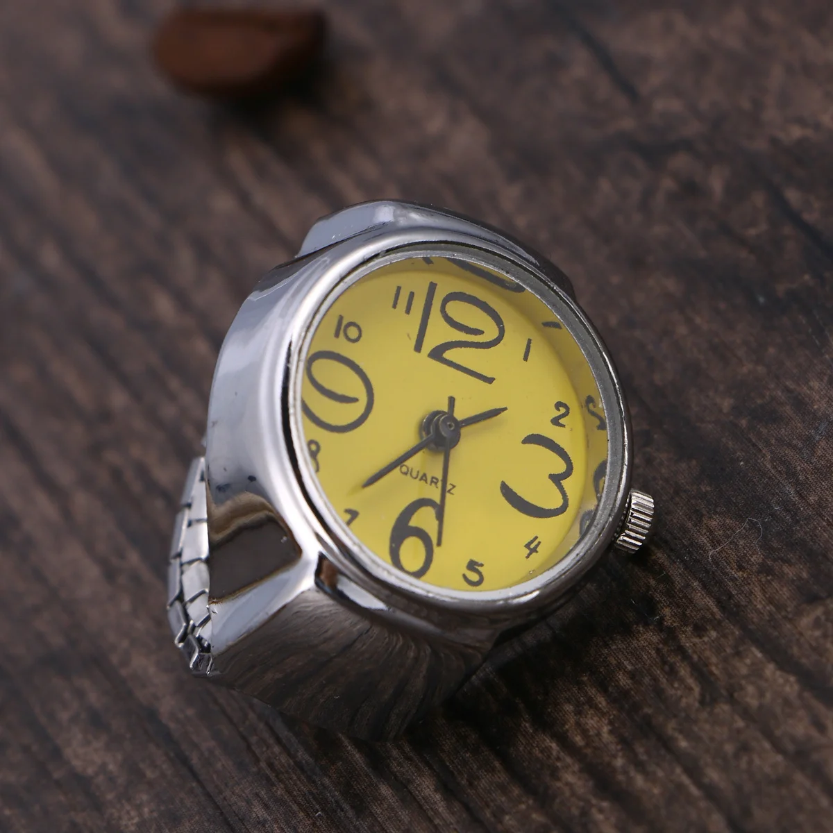 

Желтые эластичные часы унисекс с кольцом из нержавеющей стали, кварцевые часы на палец, креативные, прочные, удобные, на каждый день
