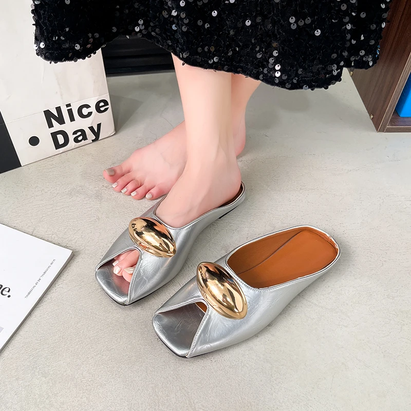 2026 Neue Damen-Slipper mit Metallschnalle, sexy Fischmaul-Design, offene Zehenpartie, bequeme Outdoor-Strandslipper für Damen, Übergröße
