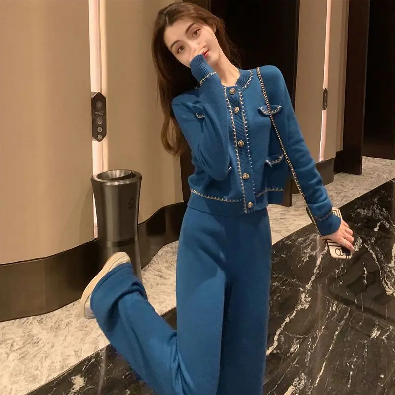 Autumn New Klein Blue Small Fragrant Style Knitted Age Reducing Light Mature Wear with Wide Leg Pants Women's Two-piece Set