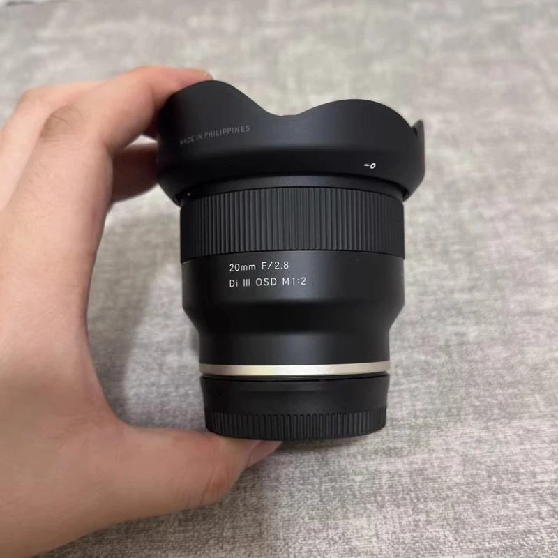 95% جديد أصلي لـ Tamron 20 مللي متر f/2.8 Di III OSD M1:2 (F050) عدسة تركيز ثابتة بزاوية واسعة جدًا