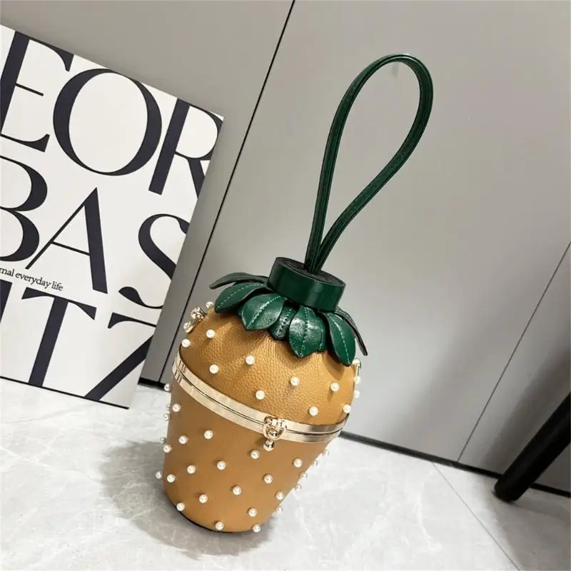 

Strawberry Shaped Clutch Crossbody Bag Lady Purse Party Evening Bag for Women 20CA