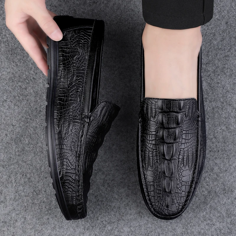 

Leather Men Shoes Men Loafers Moccasins Casual 2025 Summer Breathable Slip on Boat Shoes Brand Driving Shoes Plus Size 38-47