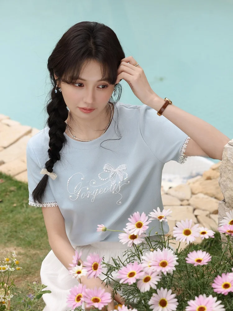 เสื้อยืดผู้หญิงสีฟ้าอ่อน แบรนด์ Deer South รุ่น Blue Melody ปักลาย คอกลม แขนสั้น สำหรับฤดูร้อน