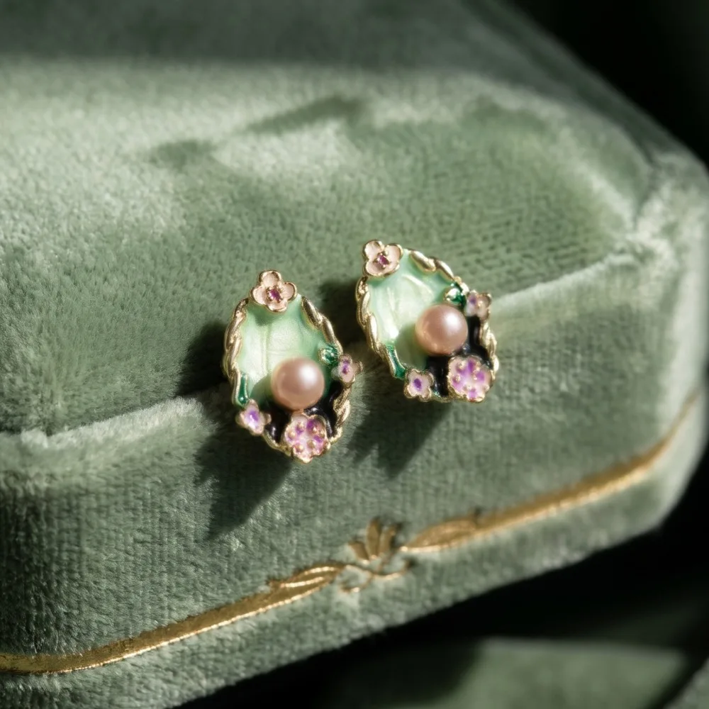 Luxury Court Style Green Oil Painting Flower Baroque Imitation Pearl Stud Earrings for Women Art Exhibition Outfit Jewelry Gifts