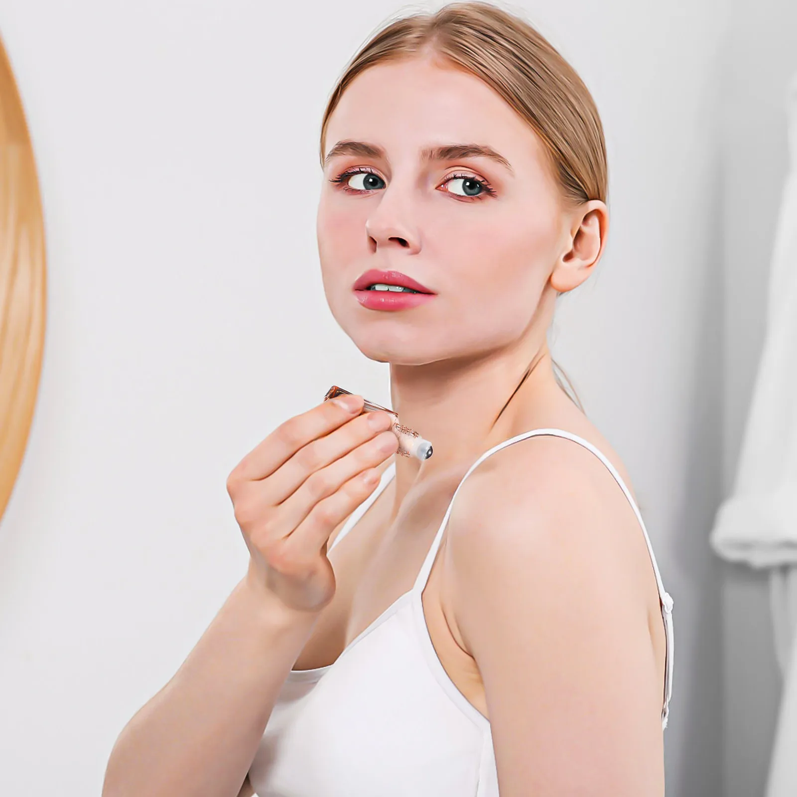 

4Pcs Essential Oil Roller Bottles 3Ml Thick Glass Perfume Containers Portable Aromatherapy Roll on Holders Set