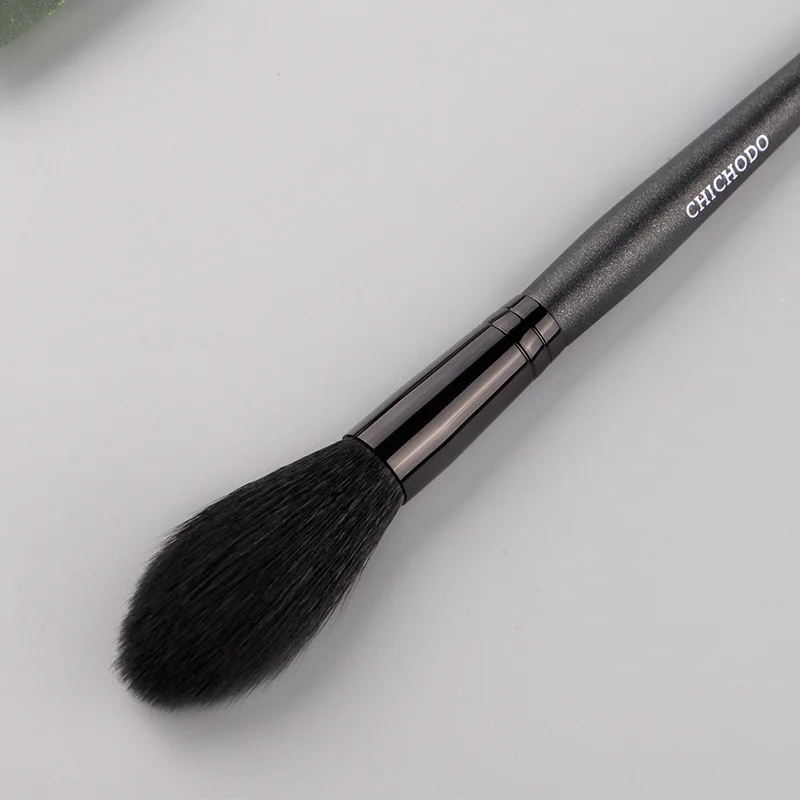 1 Piece Wool Long Handle Facial Makeup Highlighter Blending Blush Concealer Brush Beauty Multifunctional Soft Bristles