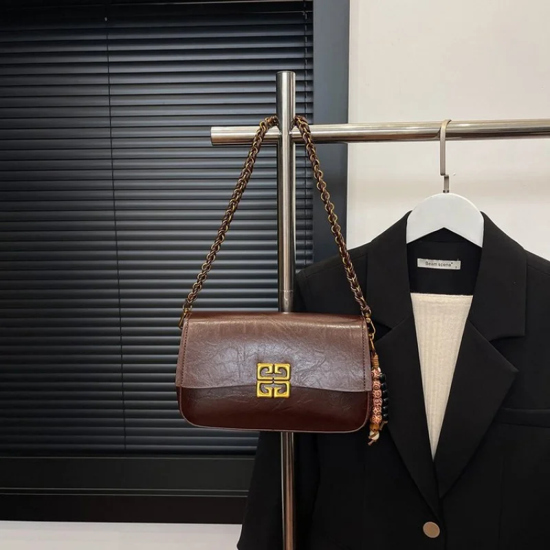 

Luxury Women's Messenger Bag Crafted From Sun-Patterned Leather Boasting Paris Casual Vintage Style