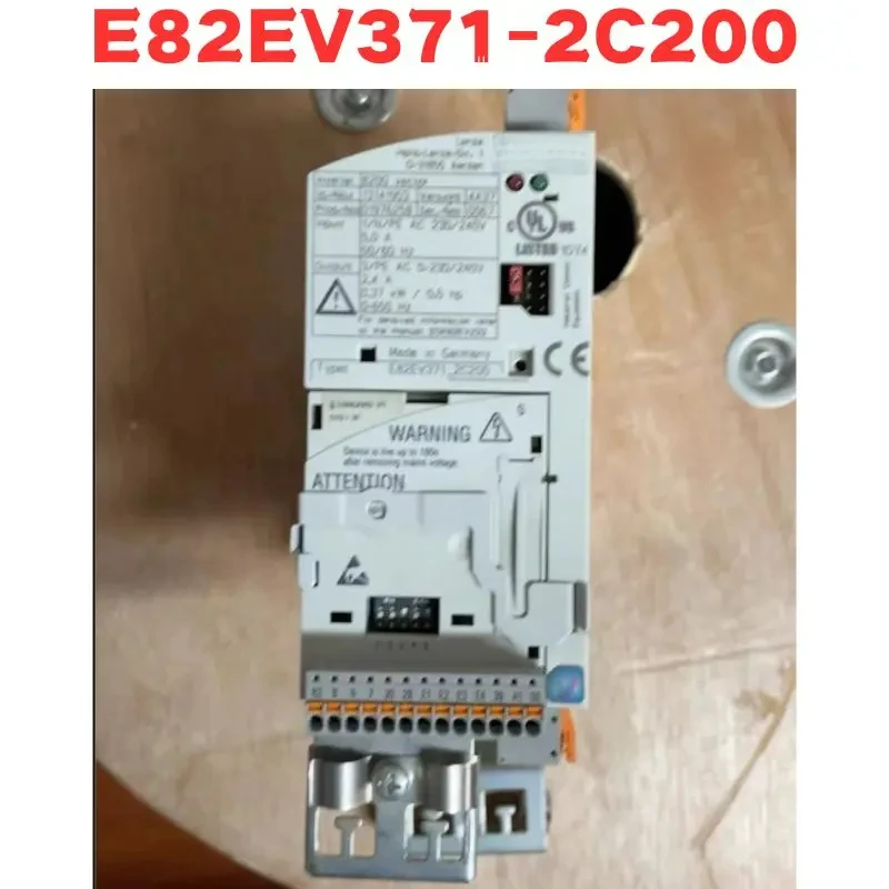 

Б/у инвертор E82EV371 2C200 прошел проверку