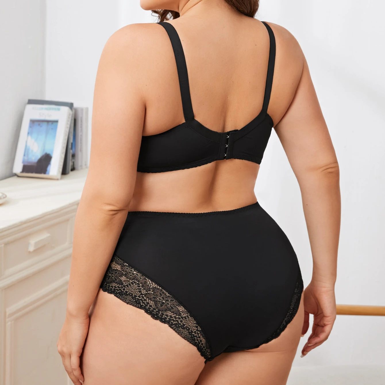 Beauwear Sexy Lace Bra and brief Set For Women Plus Size Underwear Set Adjusted-Straps Simple Style Comfortable Lingerie Set