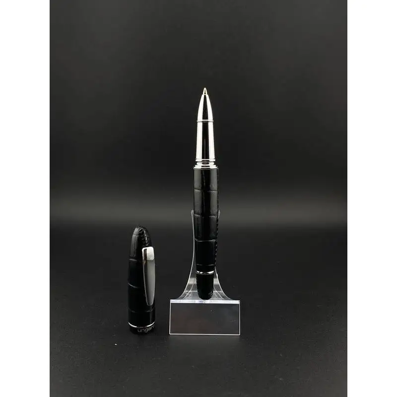 Roller Ungaro hecho en piel negra