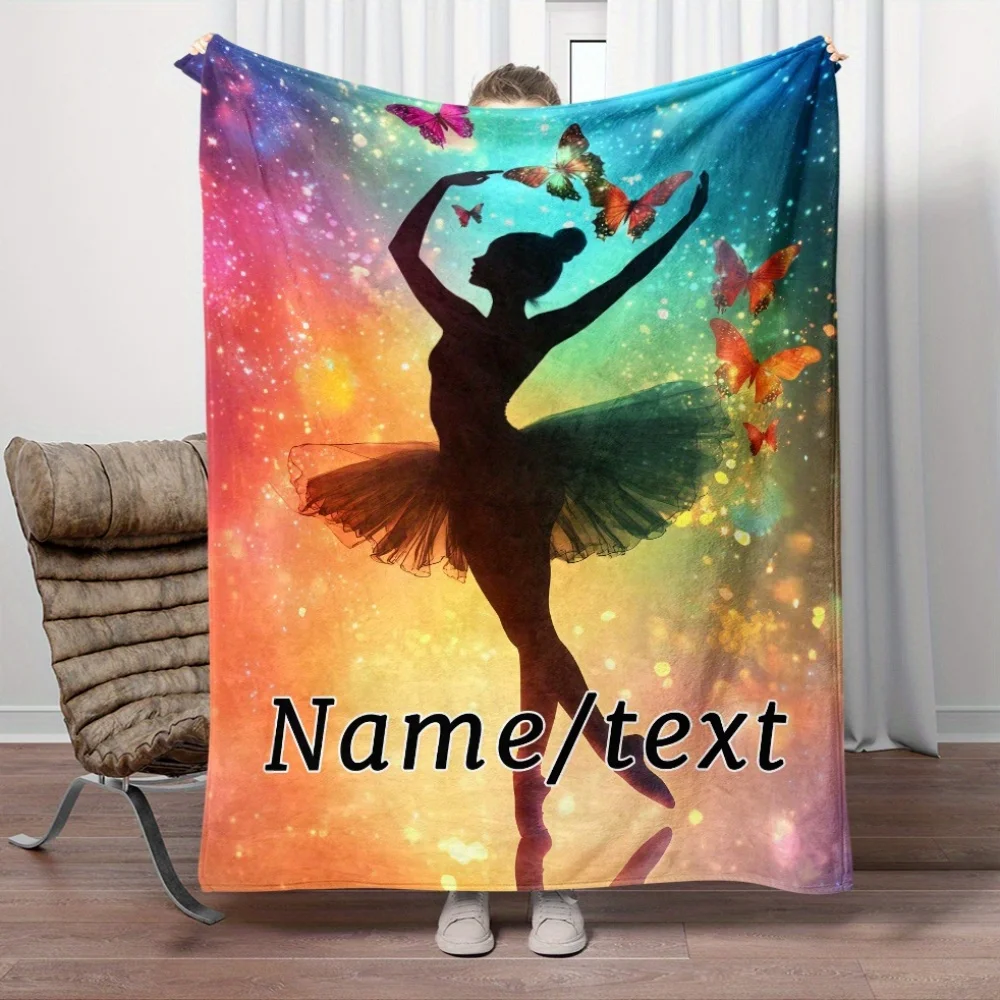 Una manta personalizada para bailarina de ballet con un sofá cama de franela personalizado, una manta de viaje que es suave y cálida.