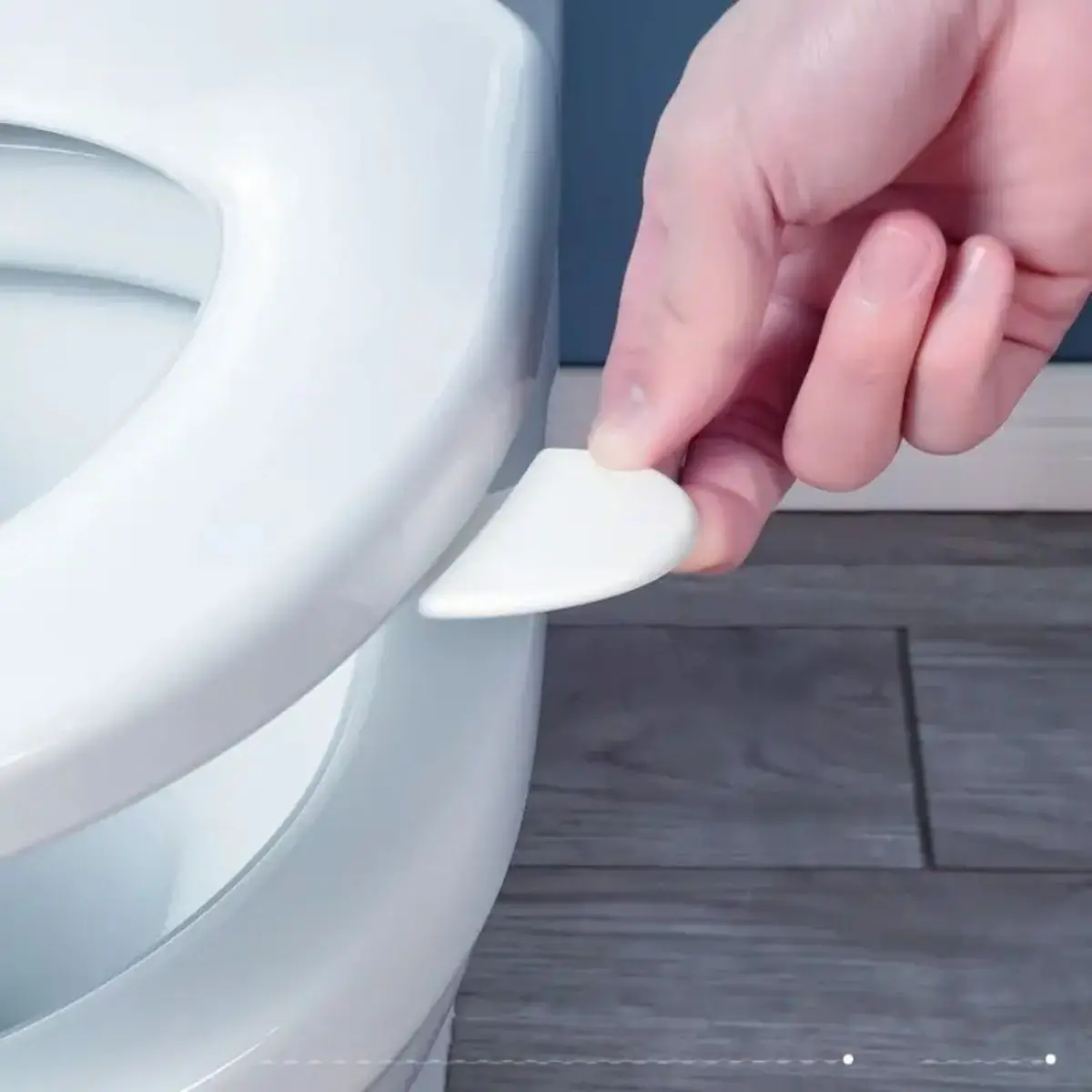1pc Premium Toilet Lid Lifter - Effortless Sitting Lid Opener, Flip Lid Lifter, and Ergonomic Toilet Lid Handle Lifter for Retai
