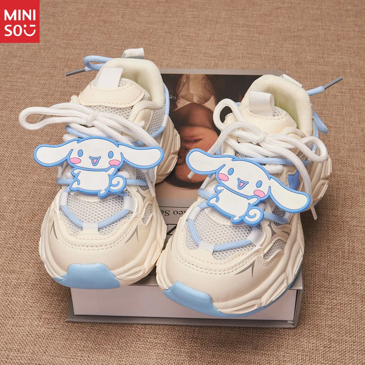 Miniso 2025 Dziewczęce Skórzane Buty typu Dad Shoes Cinnamoroll, Gruba Podeszwa Sznurowane Sneakersy Modne Miękkie Podeszwy dla Starszych Dzieci