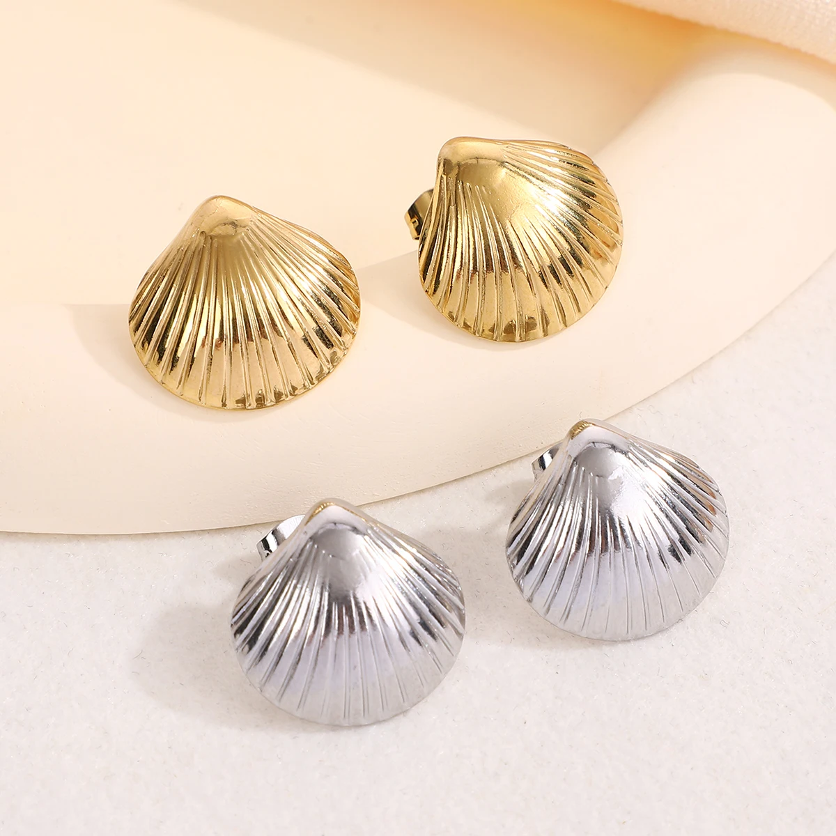 

Summer Fashion Shell Earrings For Women Girls Trendy Ocean Shell Stainless Steel Dangle Drop Stud Earring Jewelry Gifts