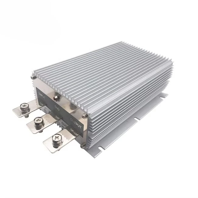 Buona dissipazione del calore 12vdc boost 24vdc 40A Regolatore di tensione per auto Convertitore boost DC-DC da 12v a 24v