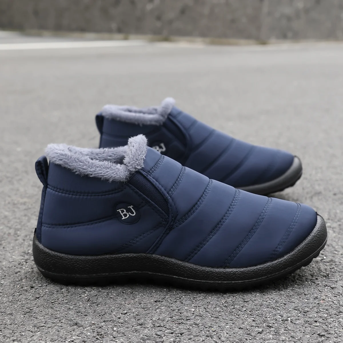 Herren-Slip-On-Stiefeletten: stilvolle, bequeme Winterstiefeletten, die warm, trendig, klassisch und vielseitig sind. – Detail 15