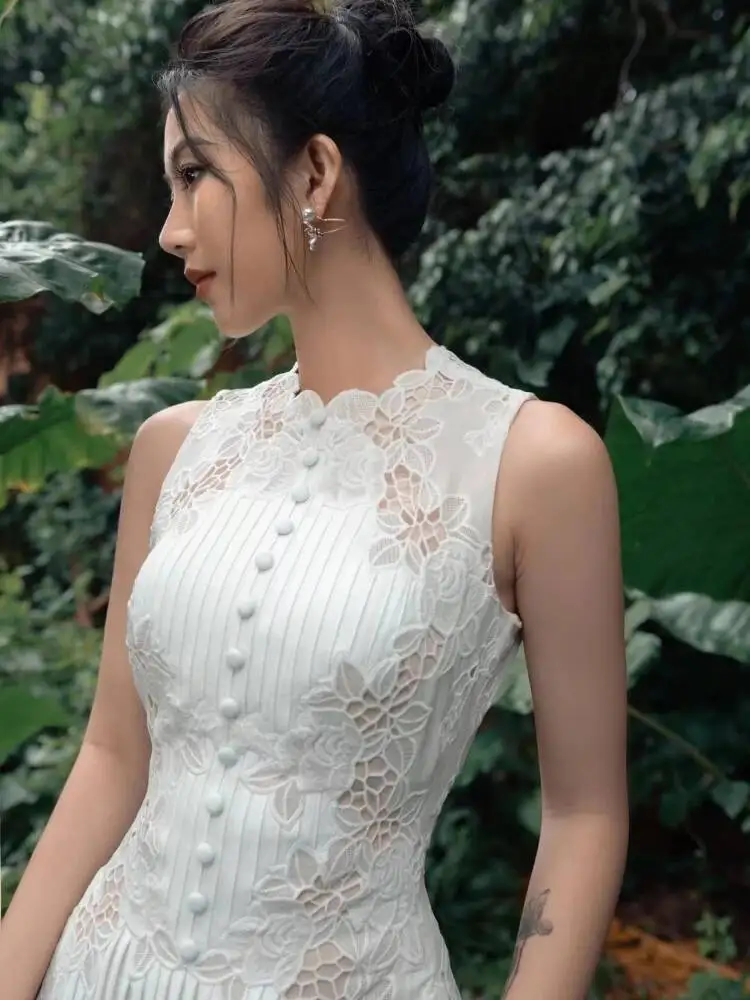 Robe plissée brodée pour femmes, mode d'été, sans manches, fleur au Crochet, ajourée, blanche, Robe de bal