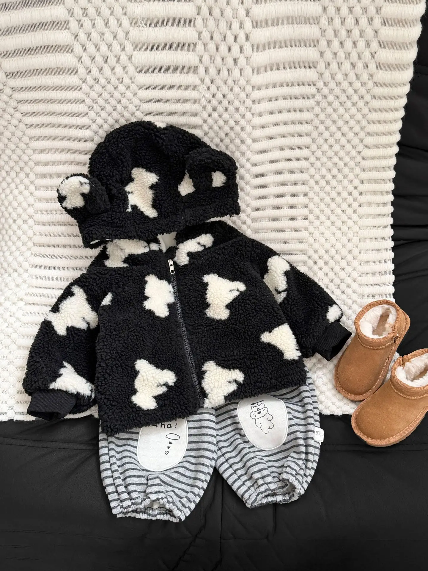 2026 Winter New Children Lamb Fleece Coat Girls Cartoon Bear Hooded Cardigan Plus Velvet Thick Boys Warm Coat Kids Clothes