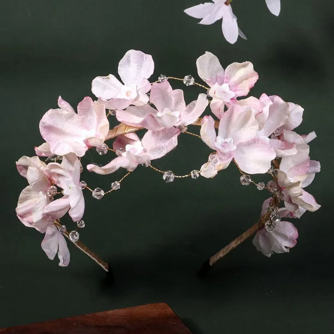 

Newly designed exquisite fairy-like floral fabric flower hairband for festival parties, wedding photoshoot, wedding dress, photo