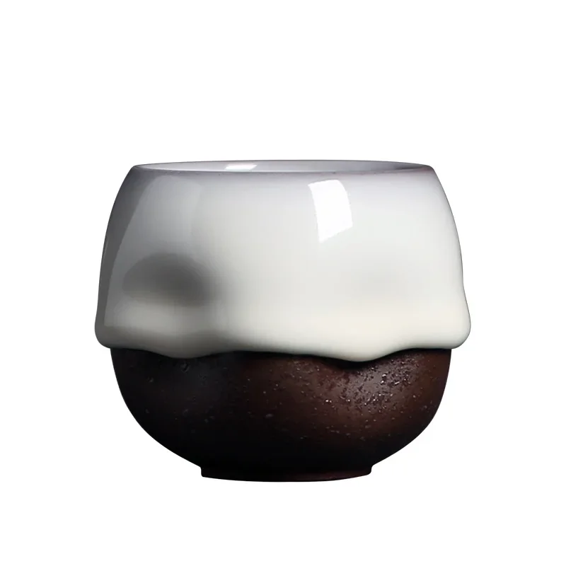 Celadon Kung Fu teacup, all handmade Ge kiln iron tire hand-squeezed cup