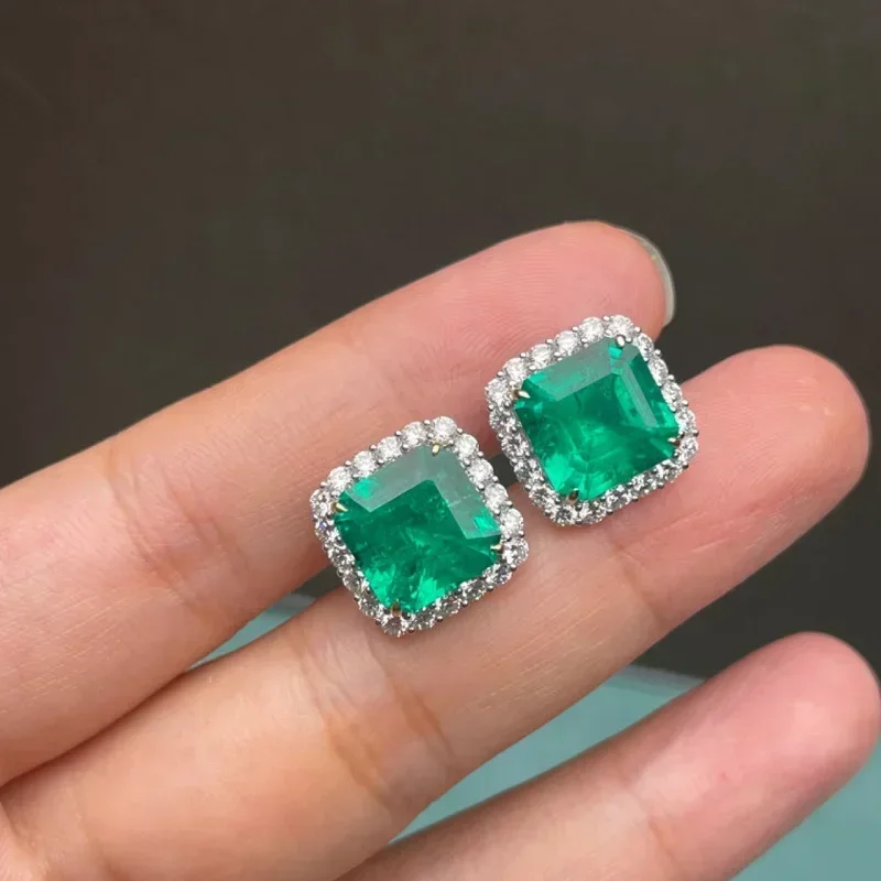 Ruihe New Customize 18k Gold about 8.5ct Nice Inclusion Lab Grown Emerald with Lab Grwon Diamond for Women Stud Earrings Jewelry