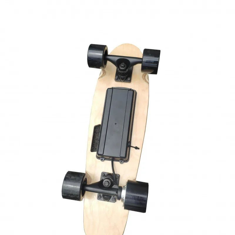 لوح تزلج كهربائي ذكي بأربع عجلات مع جهاز تحكم عن بعد، نطاق 35 كم/ساعة 30 كم من خشب القيقب عجلات من البولي يوريثان للبالغين والأطفال للتنقل في الهواء الطلق