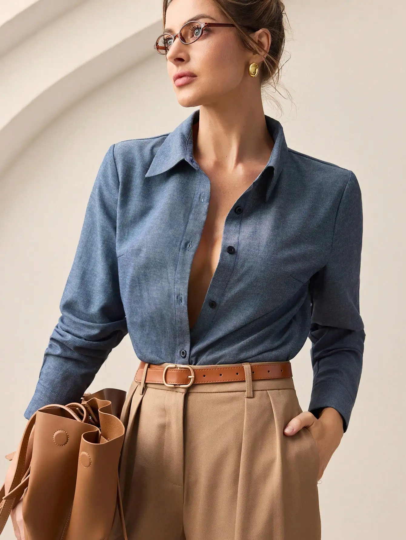 

Женская джинсовая рубашка синего цвета с длинным рукавом и пуговицами, офисный топ в стиле бизнес-кэжуал с классическим воротником