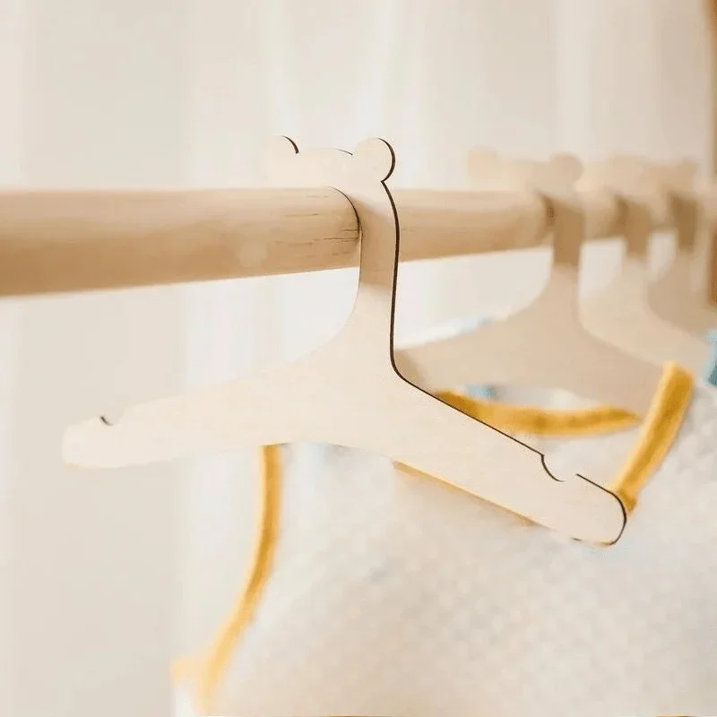 Bear Ear Wooden Kids Clothes Hangers, Natural Plywood Baby Garment Hanger, Non-slip Notched Children Clothing Hanger for Closet