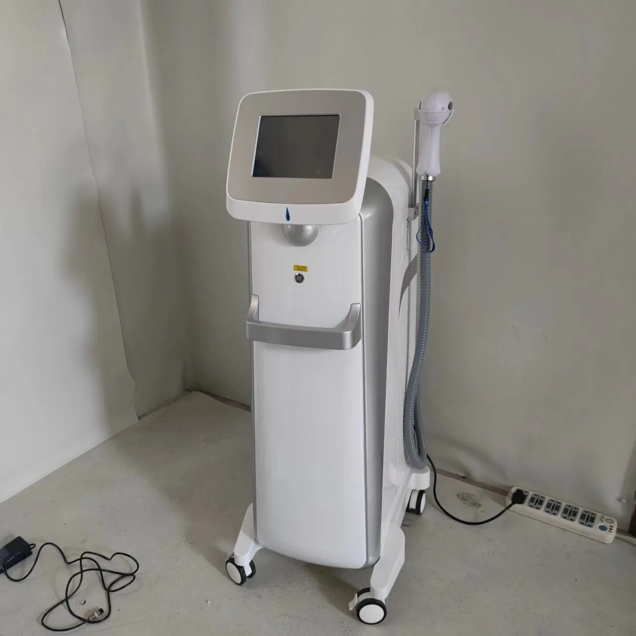 808 جهاز تجميل البشرة، تبييض وتجديد شباب البشرة، إزالة البقع وإزالة الخلد، صالون تجميل لإزالة الألوان مع متعة متعددة