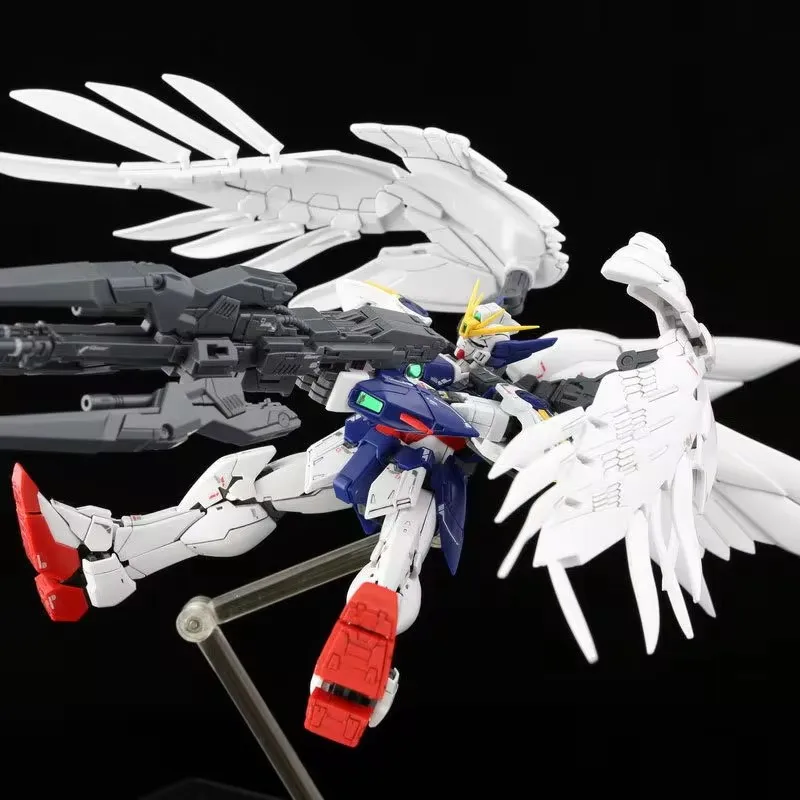 

Bandai Wing Zero Xxxg-00w0 Hg Freedom Strike Модель робота в сборе Модель Комплект Diy Настольный орнамент Коллекция Модель Подарок на складе