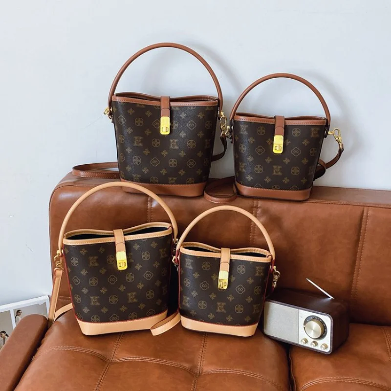 

Ladies Messenger Bag Made Of Nubuck Leather Boasting Casual Luxembourg Neat Spacious Soft Daily Style