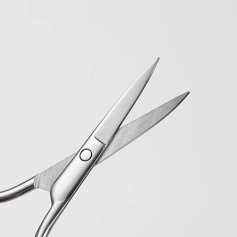 1 unidad de tesoura de maquiagem estilo europeu 9cm compacto acero inoxidável pequeno profesional sobrancelha nariz corte de cabelo manic