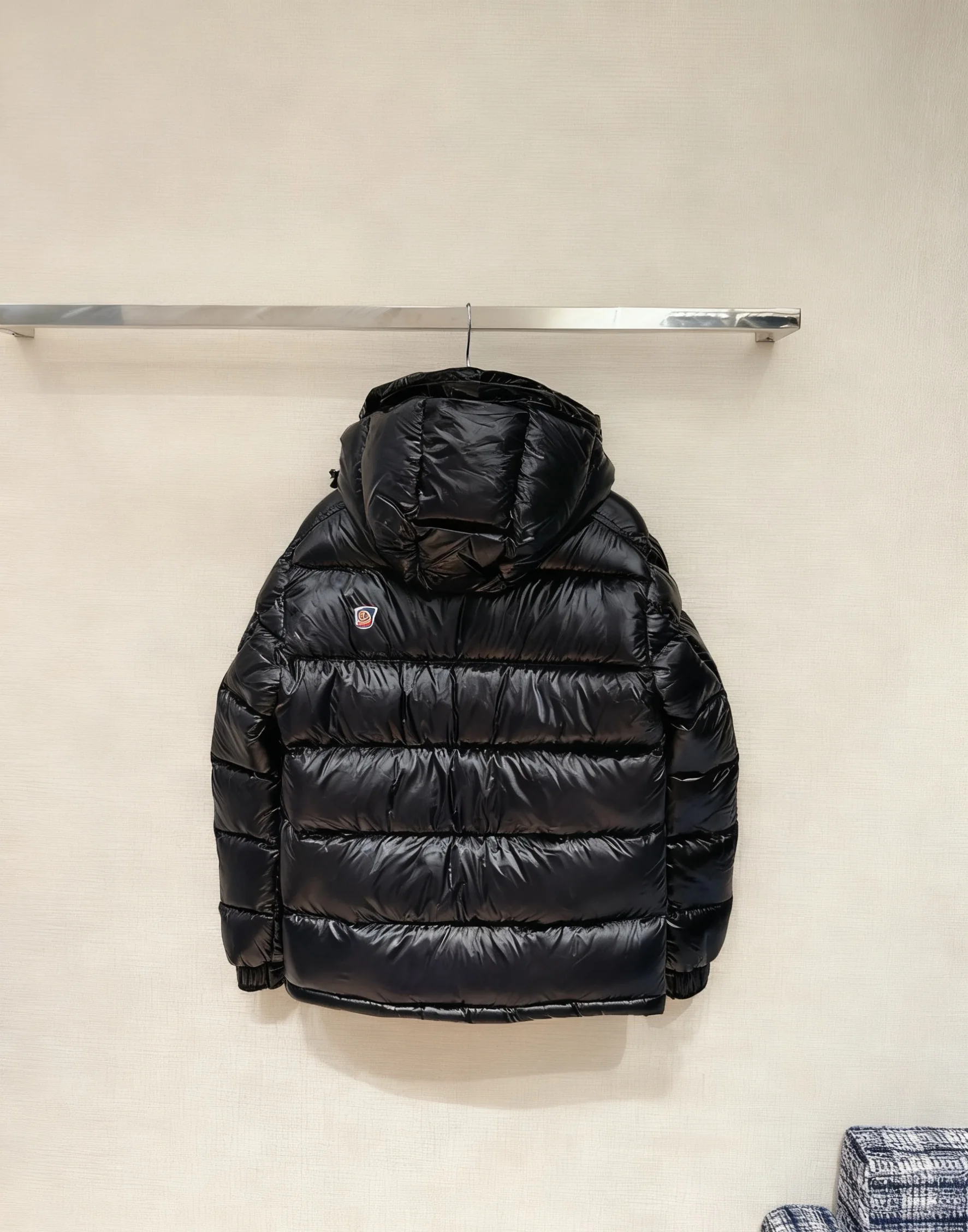 2025 جديد أسود لامع سترة منفوخة المرأة مقنعين مبطن الدافئة أسفل معطف ملابس خارجية الشتاء عادية #2