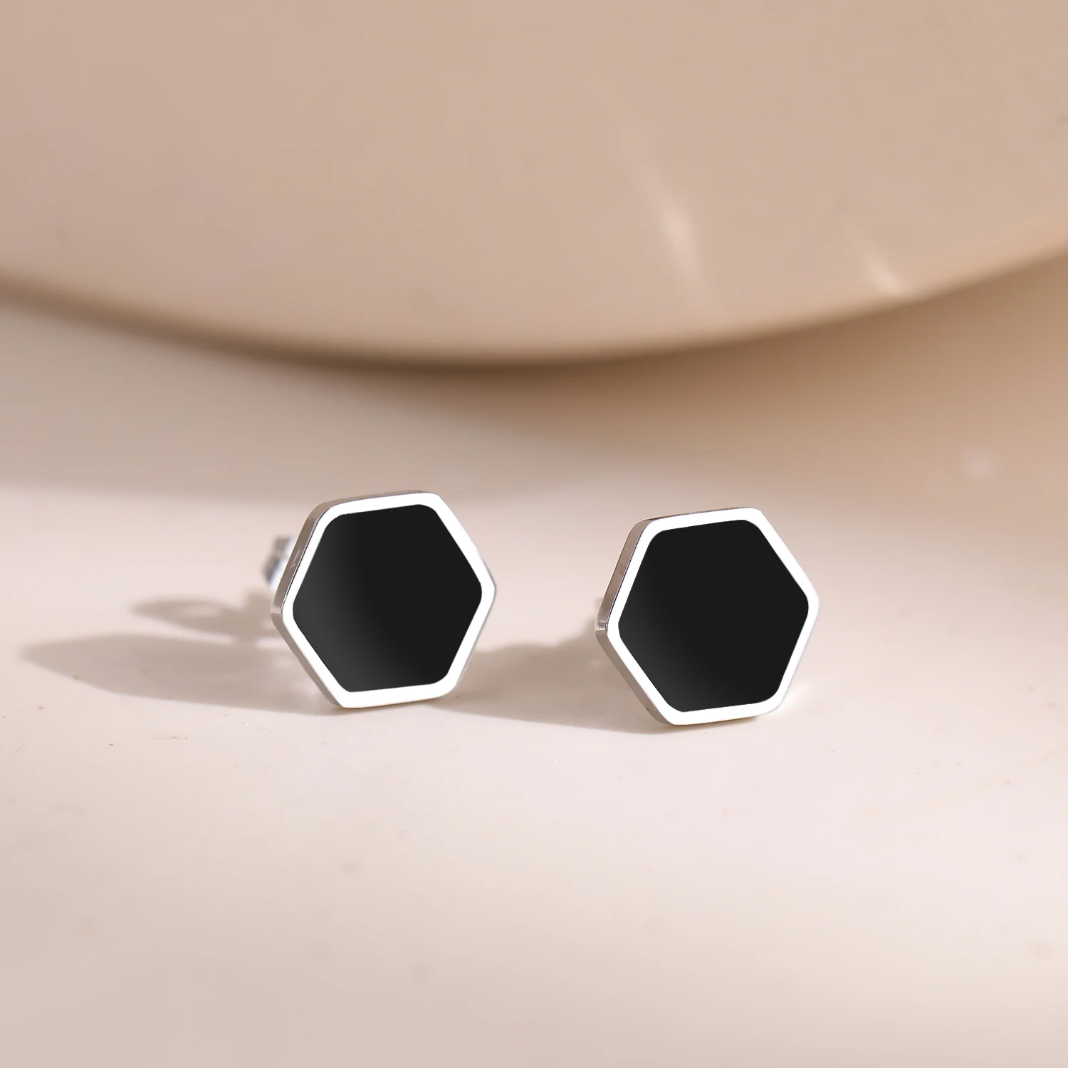 Stainless Steel Earrings Trending Products Black Acrylic Hexagon Stud Earrings For Women Jewelry High-end Sense Wedding Gifts