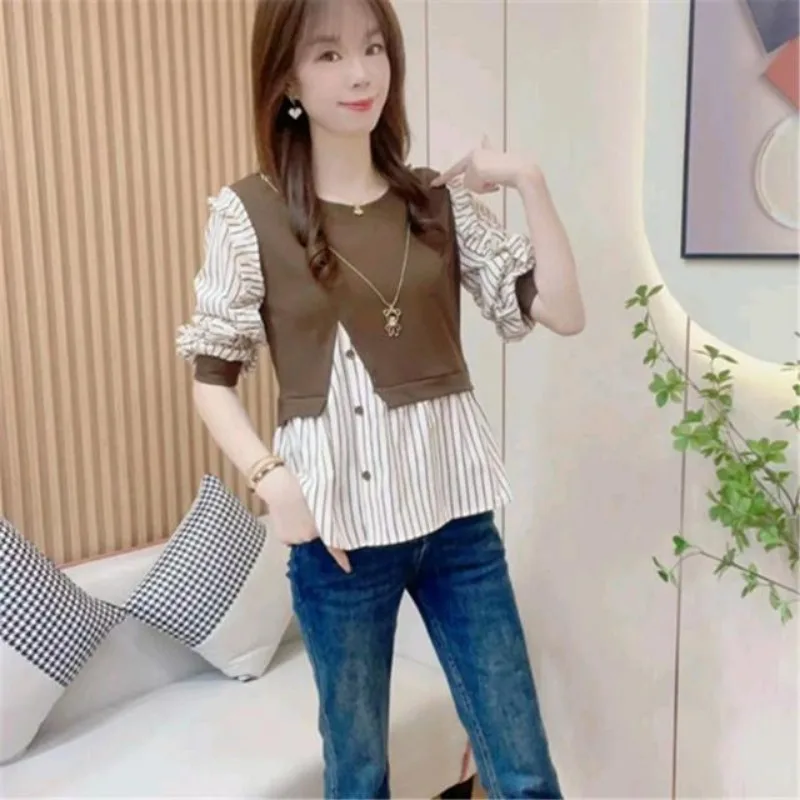 

Spring and Autumn Fashionable Wood Fruit Lace Sleeve Slim Slim Slice Spliced Two-Piece Versatile Top