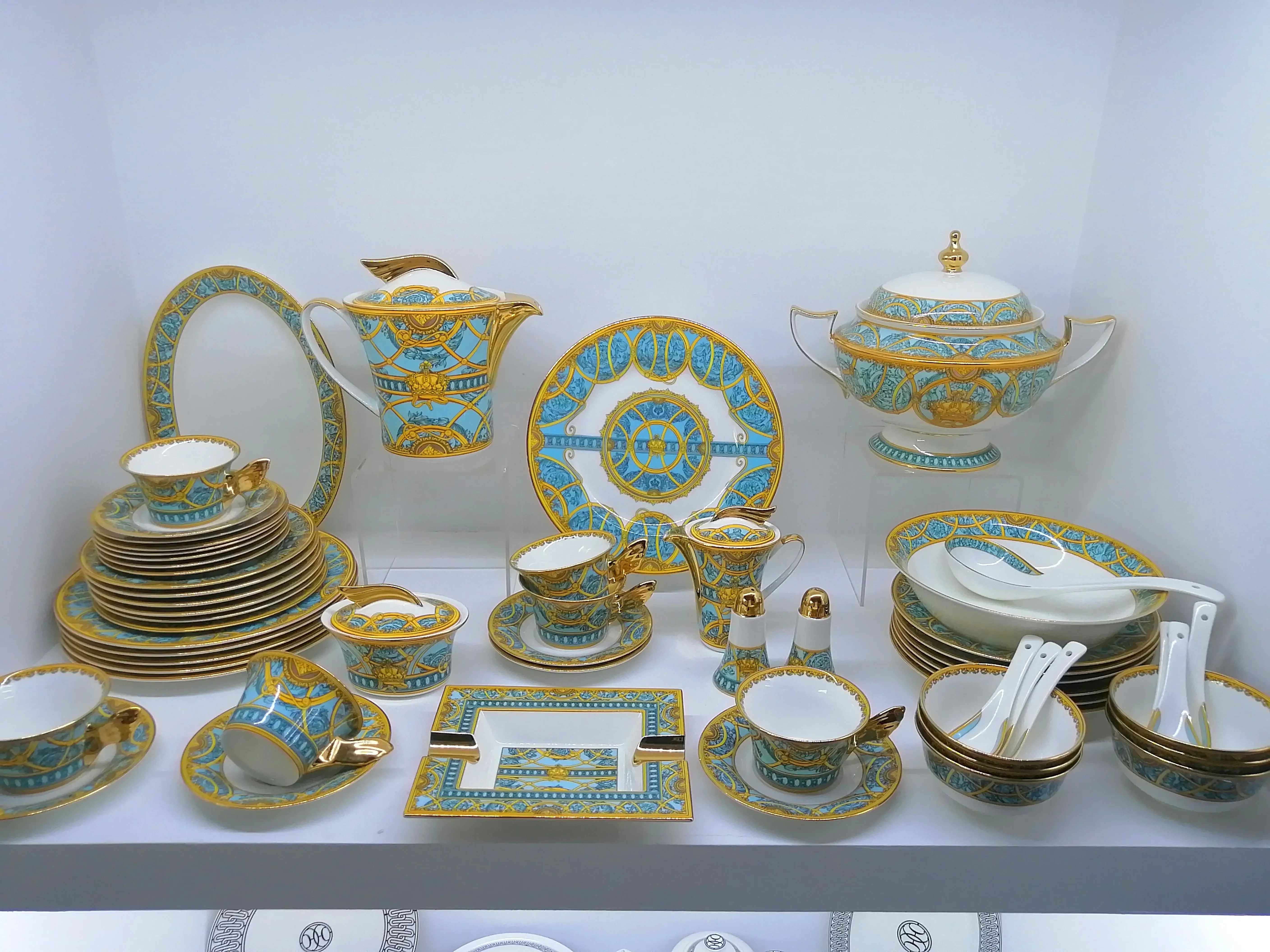 New Design Fine Bone China Dinnerware Sets Hand Painting Dinner Sets