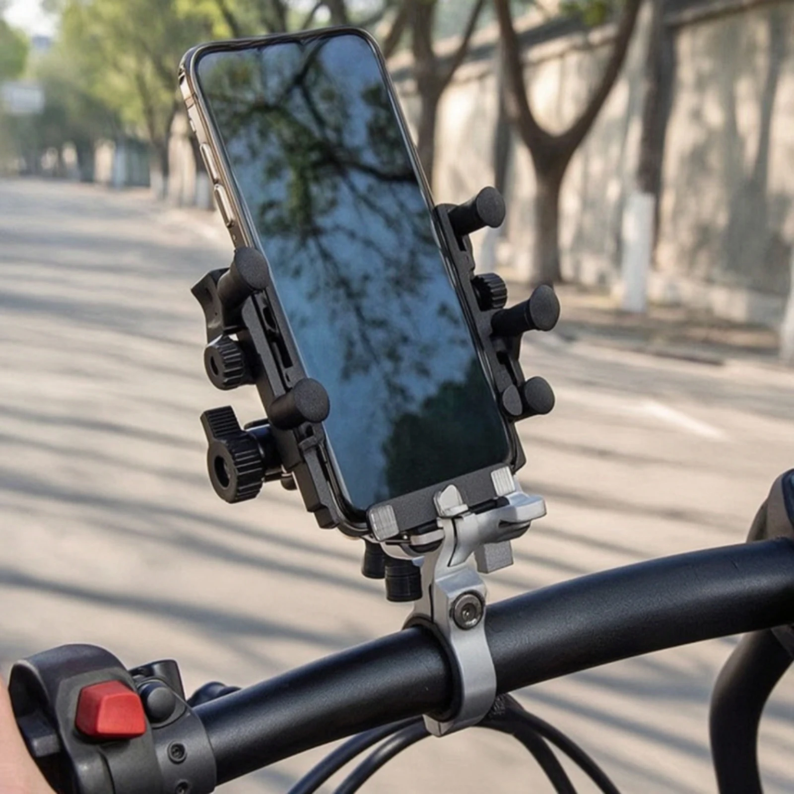 Handlebar Phone Mount Shock-Absorbing Handlebar Phone Holder Bike Cellphone Stand Rotatable 360° Rotation for Cyclists