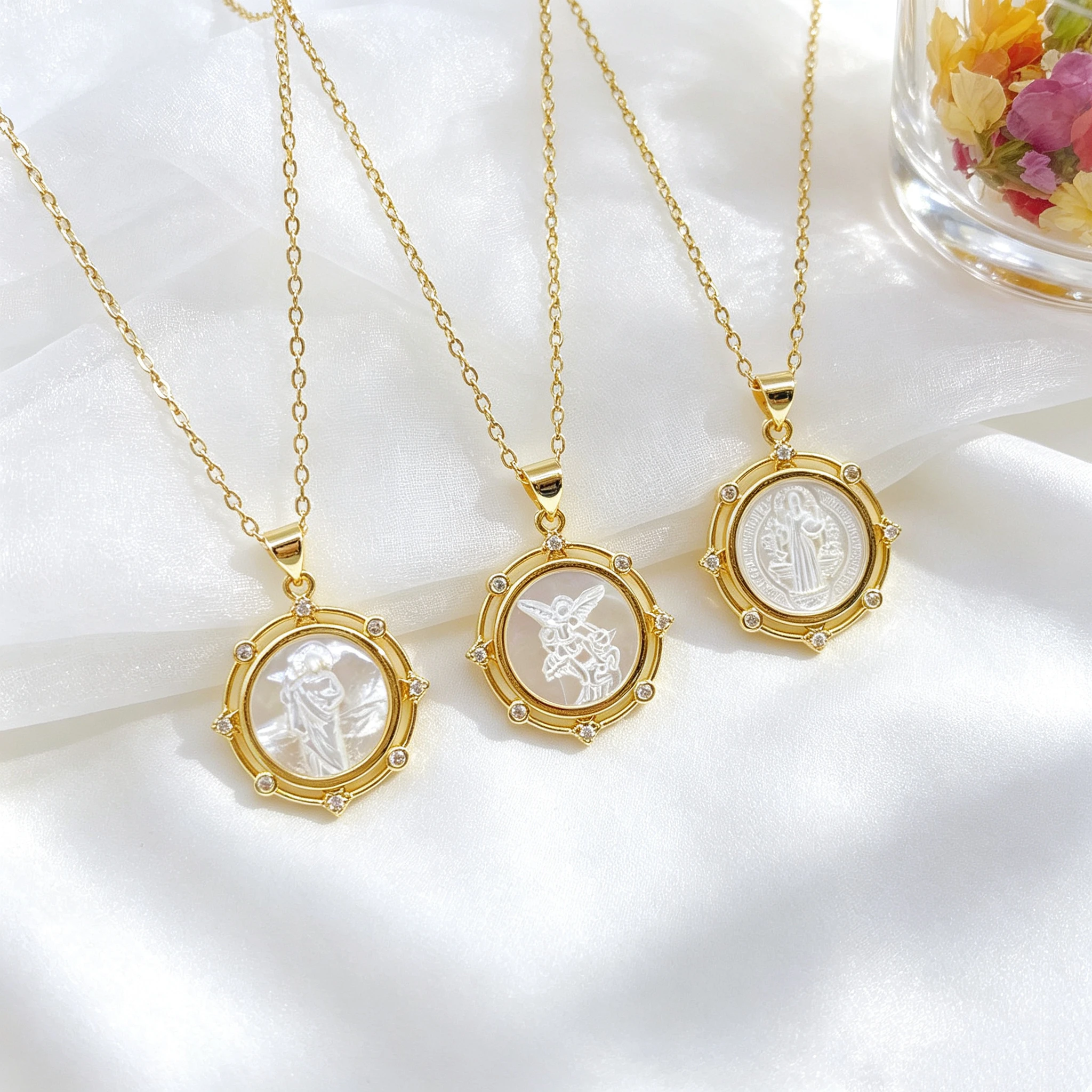High-Quality Natural Shell Religious Virgin Mary St Michael Saint Pendant Necklace for Men Women Protection Jewelry Gift Zircon