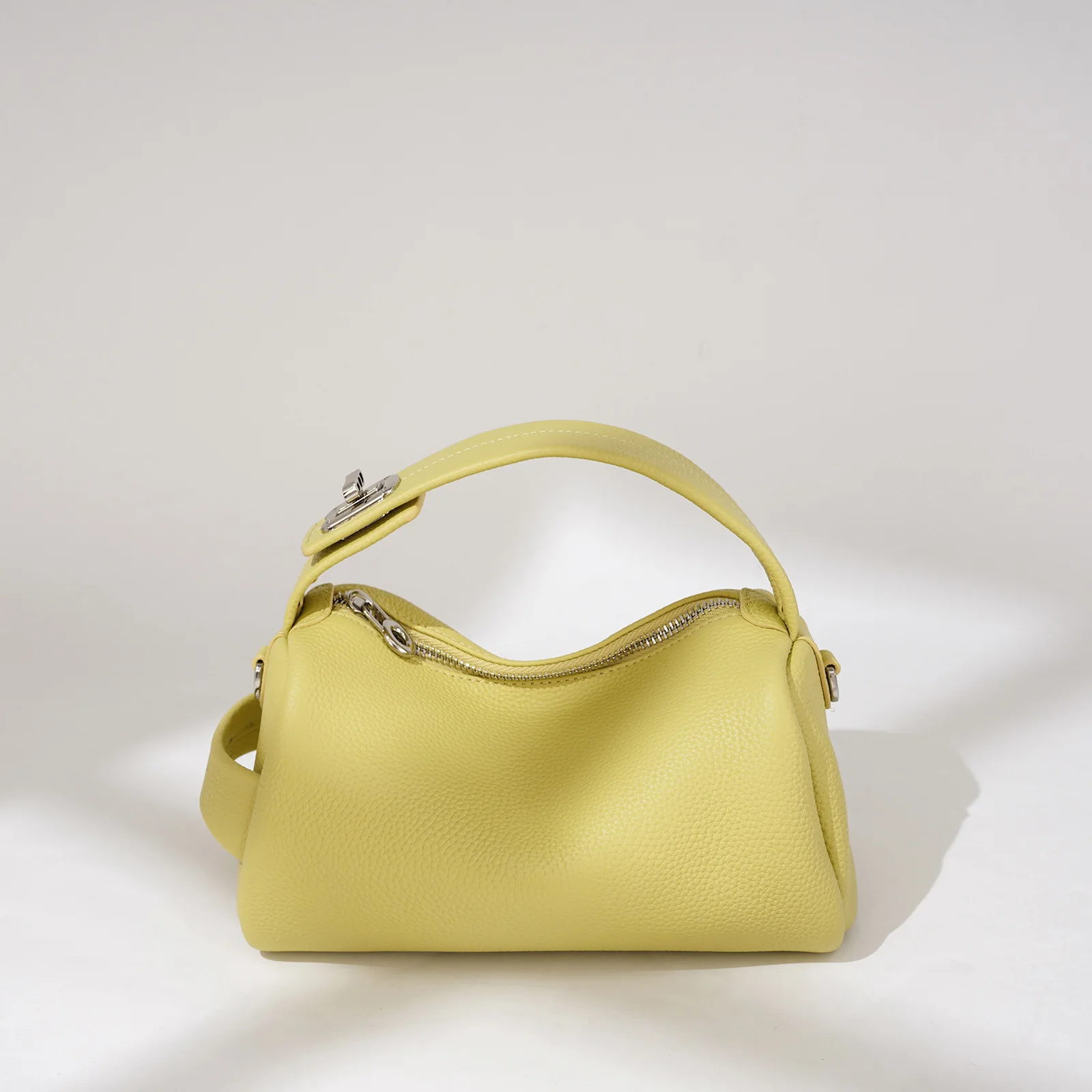 

High-grade soft leather cheese bag leather women's baotou leather shoulder bag commuter fashion 2025 new products