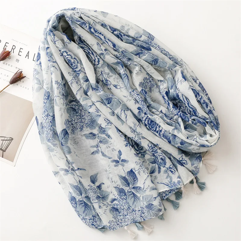 Foulard Classique à Imprimé Floral Bleu pour Femme, Châle Élégant à Pompon, Décontracté, Coupe-Vent, Hijab de Tête, Serviette de Plage de Voyage